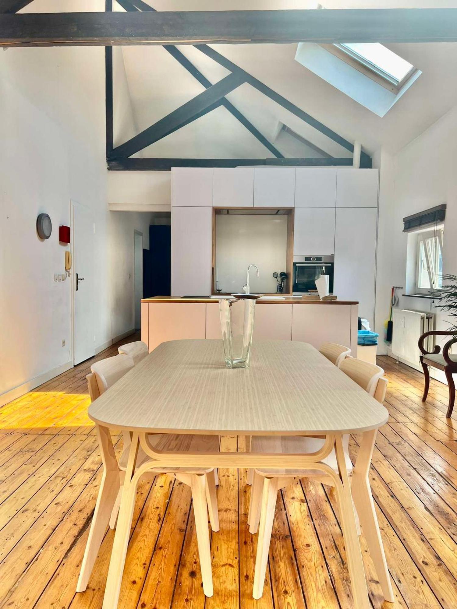 Superbe Loft En Plein Coeur Du Centre-ville ! *